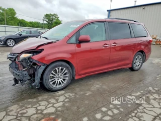 TOYOTA SIENNA XLE 8-PASSENGER