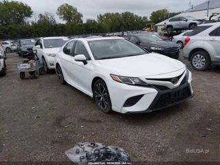 TOYOTA TOYOTA CAMRY SE