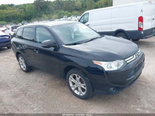MITSUBISHI MITSUBISHI OUTLANDER SE