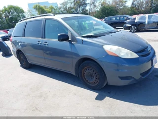TOYOTA TOYOTA SIENNA LE