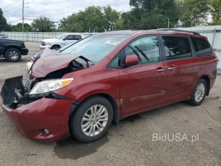 TOYOTA SIENNA XLE PREMIUM 8-PASSENGER