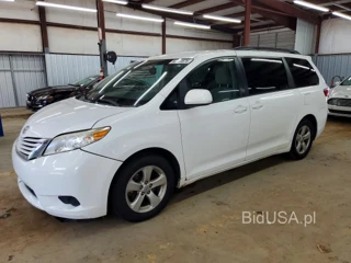 TOYOTA SIENNA LE