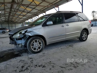 TOYOTA SIENNA XLE