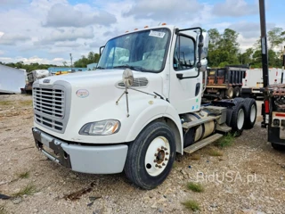 FREIGHTLINER M2