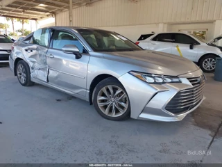 TOYOTA TOYOTA AVALON XLE