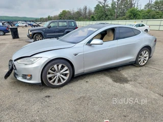 TESLA MODEL S 85D