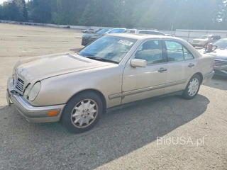 MERCEDES-BENZ E 320