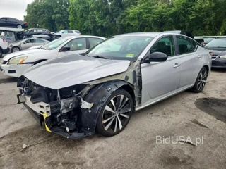 NISSAN ALTIMA SR