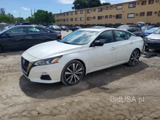 NISSAN ALTIMA SR