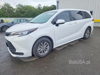 TOYOTA SIENNA LE