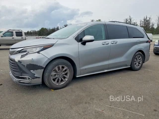 TOYOTA SIENNA XLE