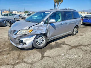 TOYOTA SIENNA XLE 8-PASSENGER