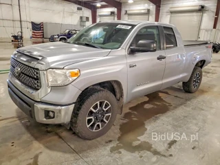 TOYOTA TUNDRA SR5