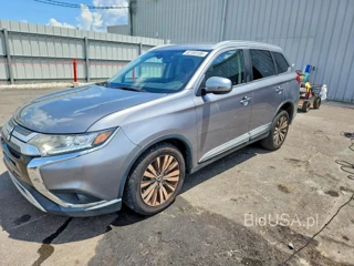 MITSUBISHI OUTLANDER SE