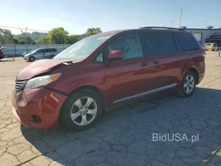 TOYOTA SIENNA LE