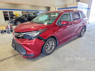 TOYOTA SIENNA LE