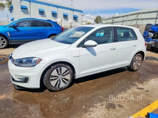 VOLKSWAGEN E-GOLF SE