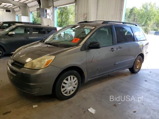 TOYOTA SIENNA LE 7 PASSENGER