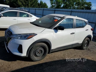 NISSAN KICKS S