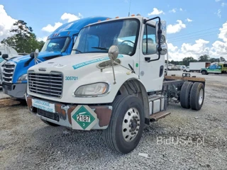 FREIGHTLINER M2