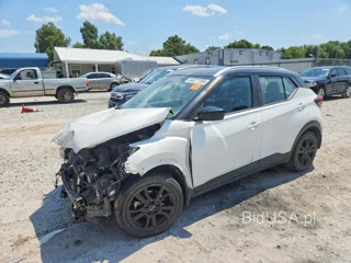 NISSAN KICKS SV