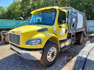 FREIGHTLINER M2