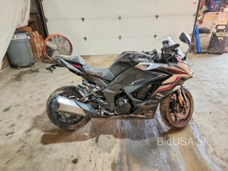 KAWASAKI ZX1002 K