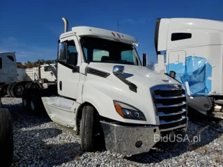 FREIGHTLINER CASCADIA 126