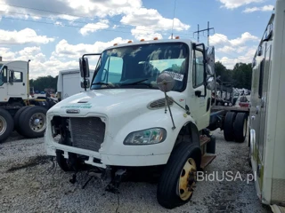 FREIGHTLINER M2