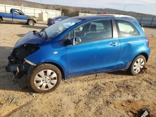 TOYOTA YARIS BASE