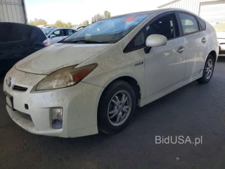 TOYOTA PRIUS THREE