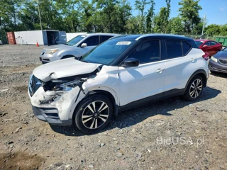 NISSAN KICKS SV