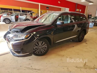 MITSUBISHI OUTLANDER SE