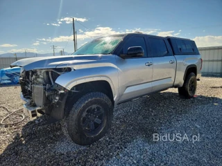 TOYOTA TUNDRA CREWMAX SR5