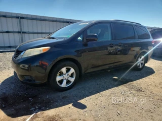 TOYOTA SIENNA LE