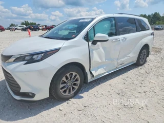 TOYOTA SIENNA XLE 7-PASSENGER