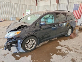TOYOTA SIENNA XLE 8-PASSENGER