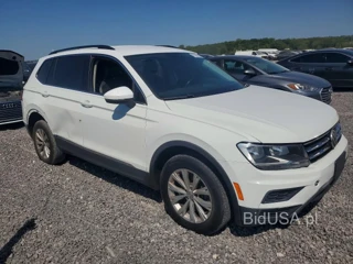 VOLKSWAGEN TIGUAN SE