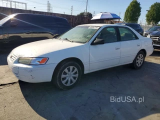 TOYOTA CAMRY LE V6