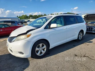 TOYOTA SIENNA LE