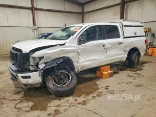 NISSAN TITAN SV