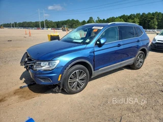 VOLKSWAGEN TIGUAN SE
