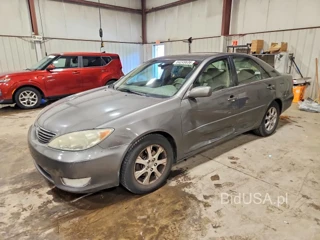 TOYOTA CAMRY XLE V6