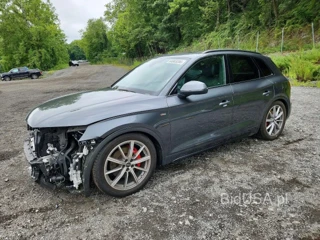 AUDI Q5 E PREMIUM PLUS 55