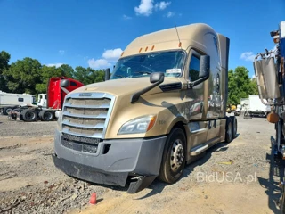 FREIGHTLINER CASCADIA 126