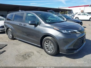 TOYOTA TOYOTA SIENNA LE