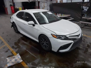 TOYOTA TOYOTA CAMRY SE