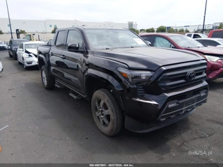TOYOTA TOYOTA TACOMA SR5