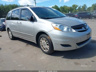 TOYOTA TOYOTA SIENNA LE