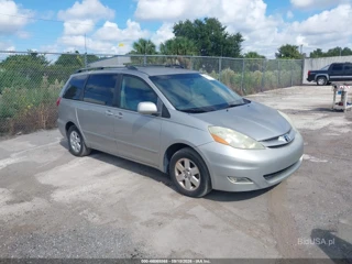 TOYOTA TOYOTA SIENNA XLE